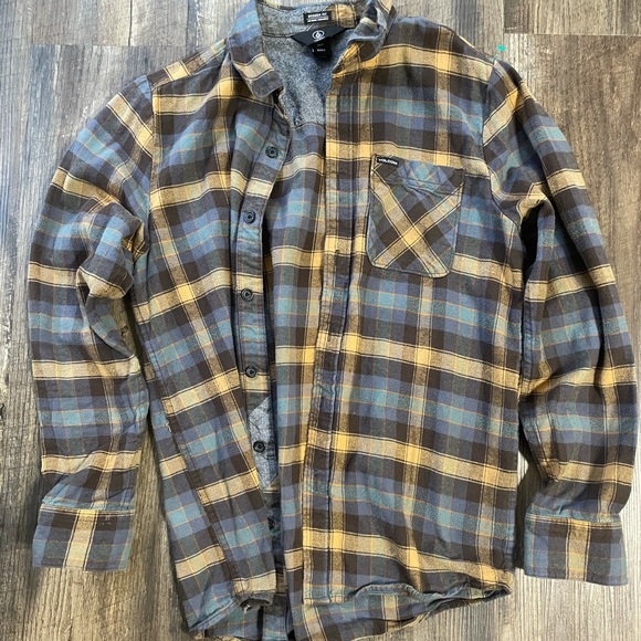 Volcom Flannel - Picture 2 of 4